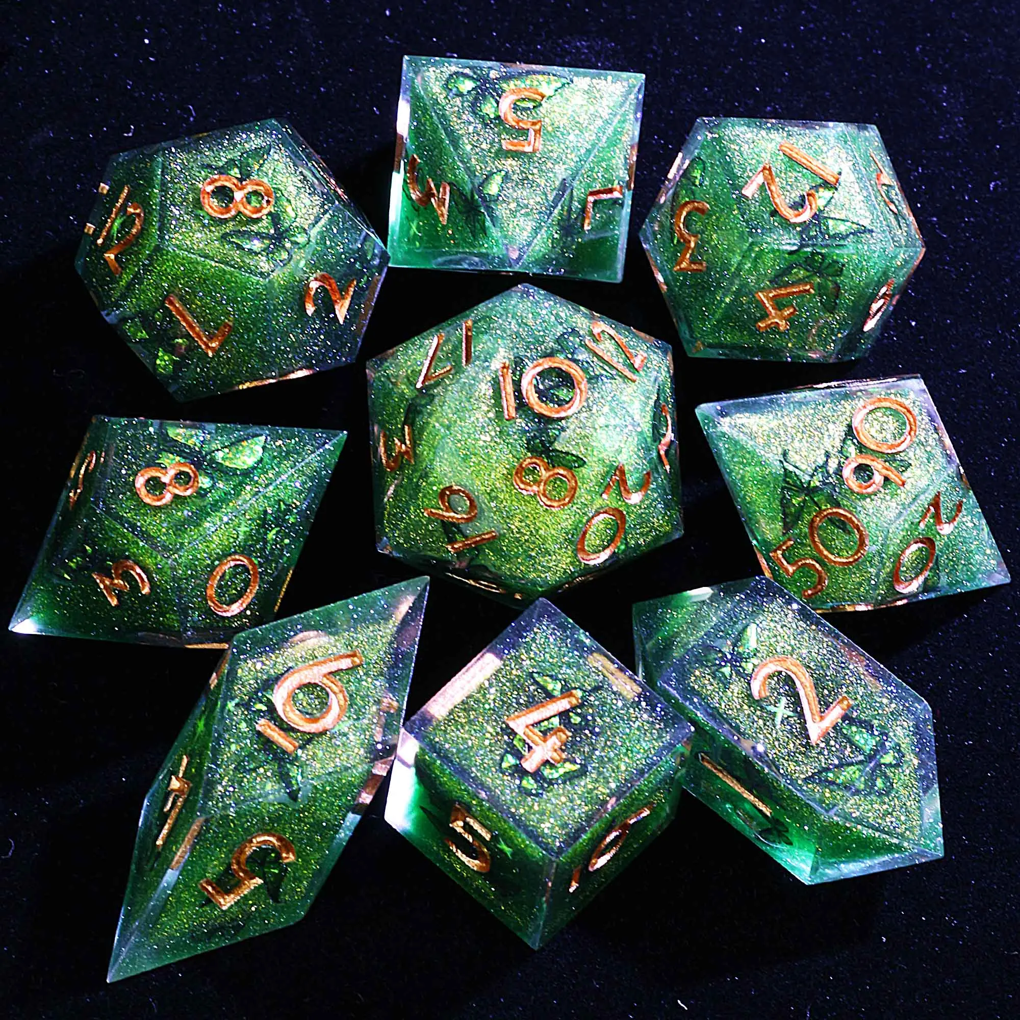 

Наборы кубиков D&D из многогранной смолы Umbral Wing Sylvan
