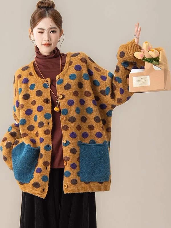 เสื้อคาร์ดิแกนไหมพรมถักลายจุดสีเหลืองสไตล์ญี่ปุ่นย้อนยุคทรงหลวมสบายๆ สำหรับผู้หญิง รุ่นใหม่ประจำฤดูใบไม้ร่วง