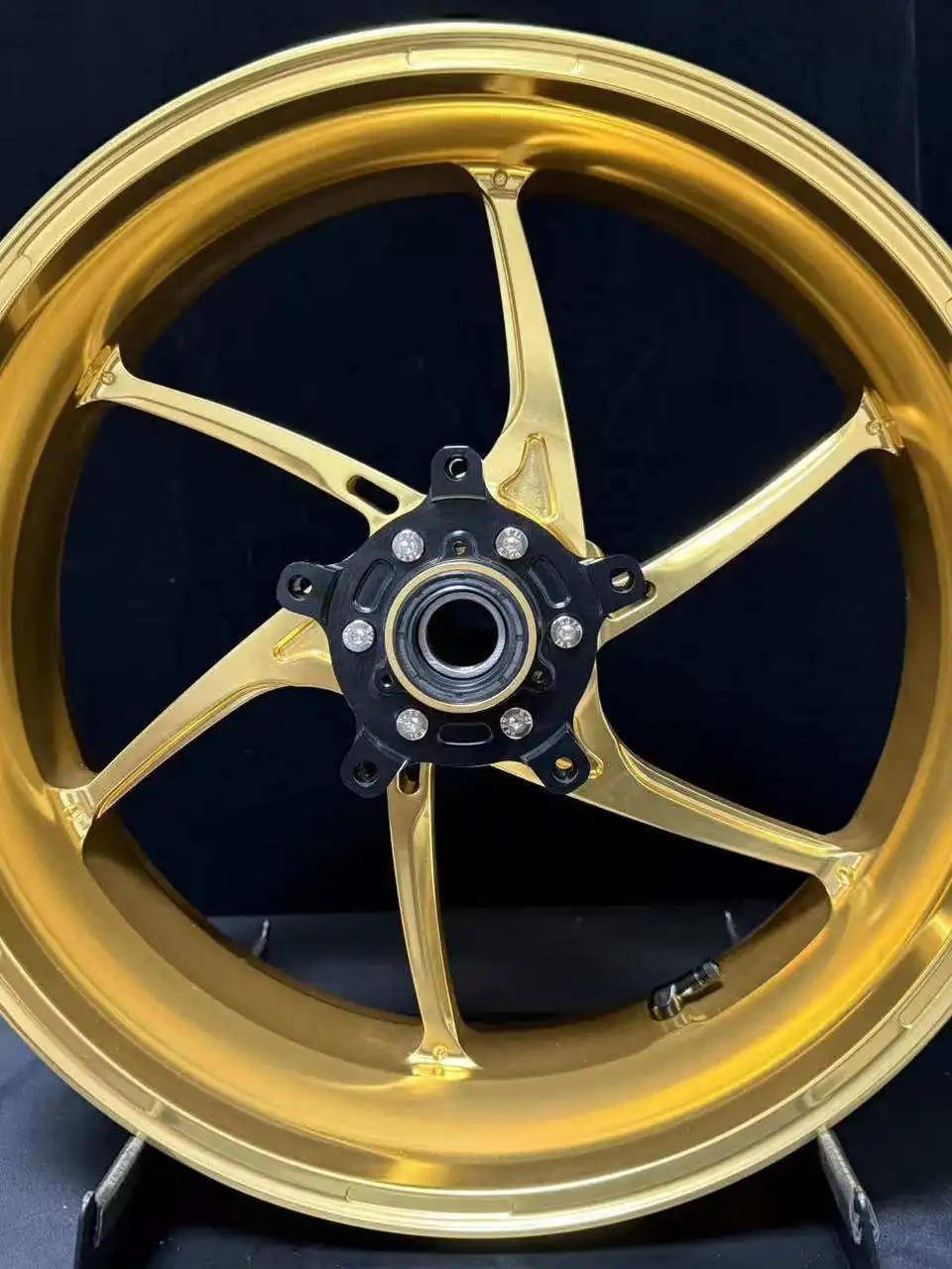 CNC Aluminum Alloy T6  Customized Accept Lightweight Supplier High Quality  Modified  Forged Large R GSXR1000R Wheel Hubs