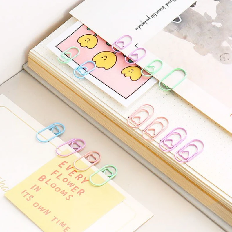 

50Pcs INS-style Cute Heart Macaron-colored Paperclips KPOP Photocard Folding Page Decorative Pins Sticky Note Clips for Notebook