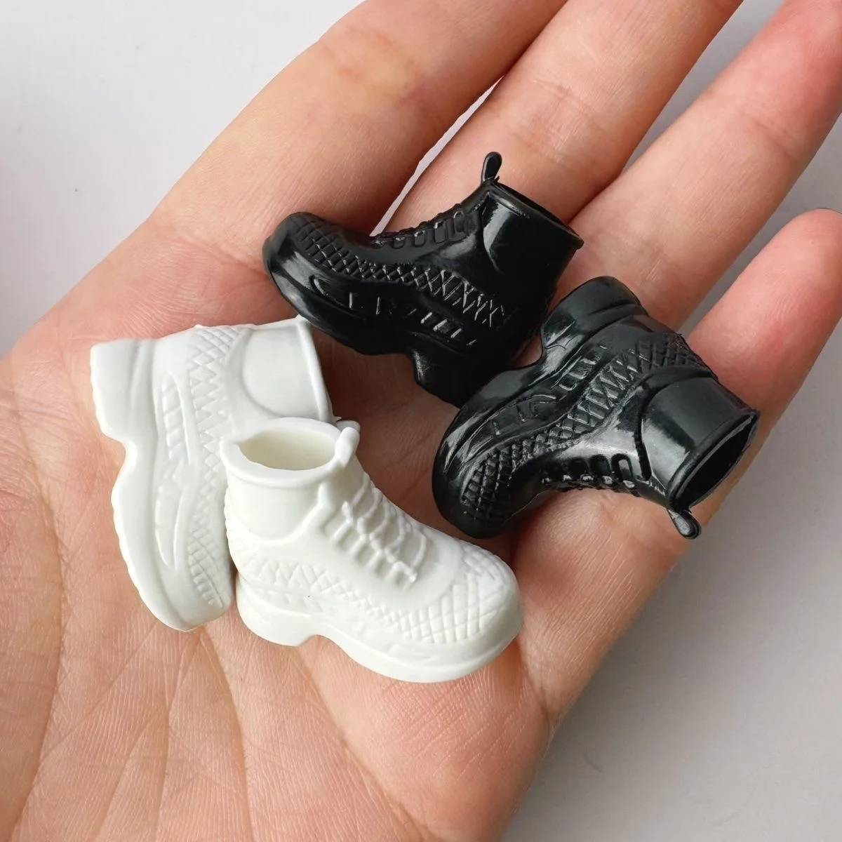

2 pair/set Obitsu11 Shoes Black/White Sandals Boots Plastic Shoes For GSC P10 OB11 YMY Dolls Accessories Kids Toys