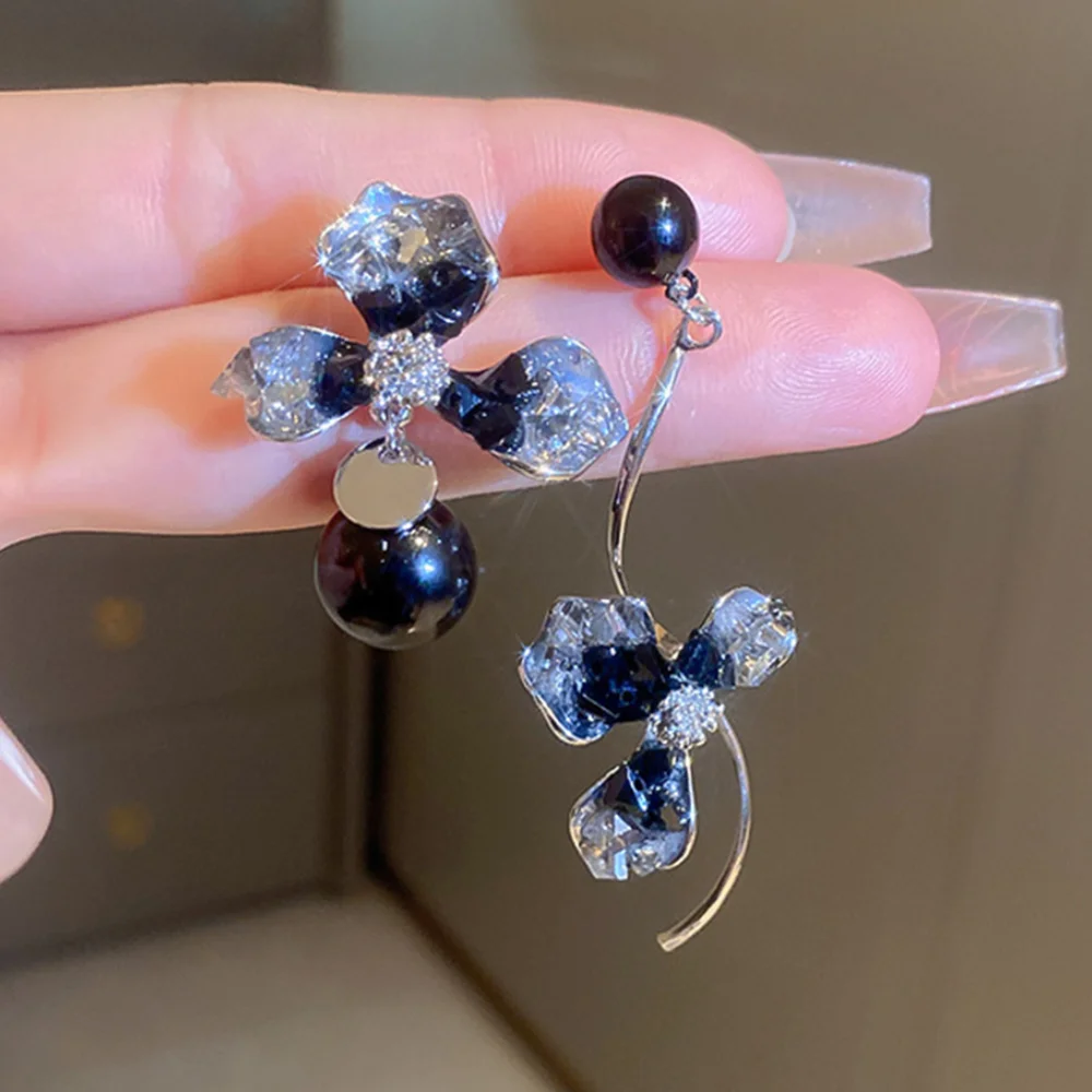 Asymmetric Black Rhinestone Flower Stud Earrings Women Luxury Fashion Dress Accessories 2024 Popular Trends Jewelry Gifts