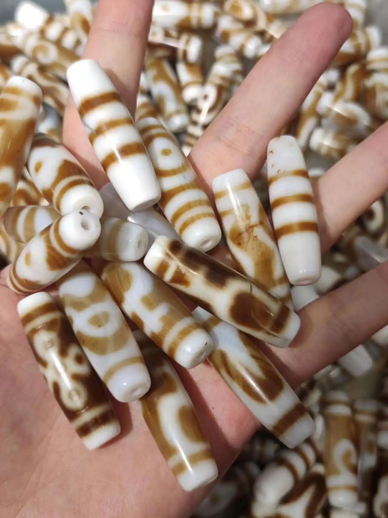 100pcs/lot natural multiple pattern agate dzi wholesale Brownish-white 40mm Retro Ethnography Accessories jewelry Handmade beads