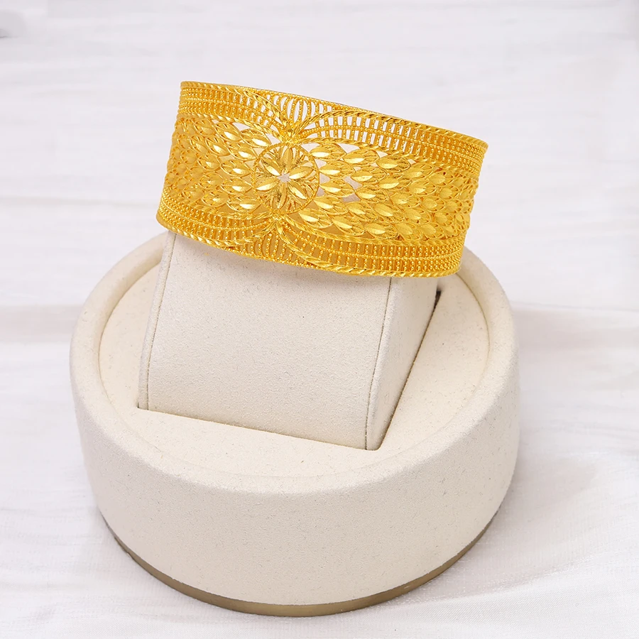 1PCS Middle East 24K gold-plated hollowed out moon shaped bracelets, Dubai, wedding gift for European and American women