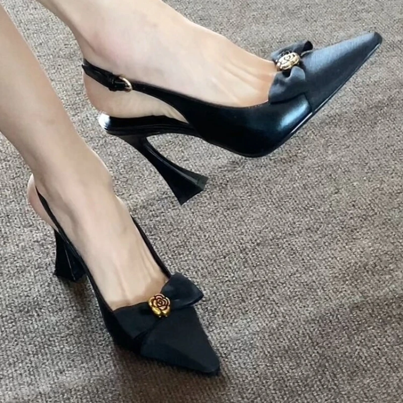 

Новые летние женские босоножки 2026 года с одним ремешком, на высоком толстом каблуке, с острым носком и бантом