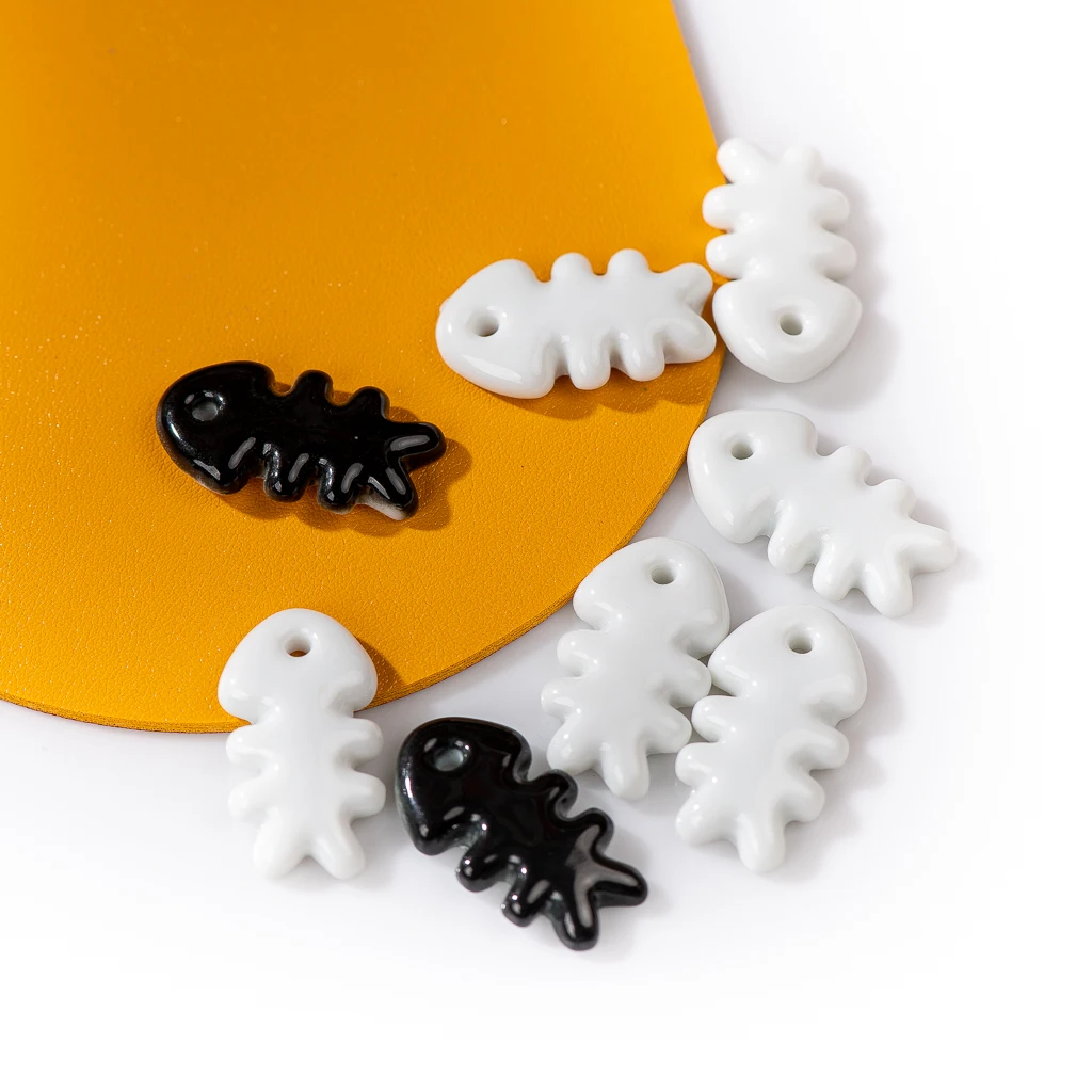 Black And White Ceramic Fish Bone Necklace Pendant Porcelain DIY Accessories Wholesale Z042 Kralen