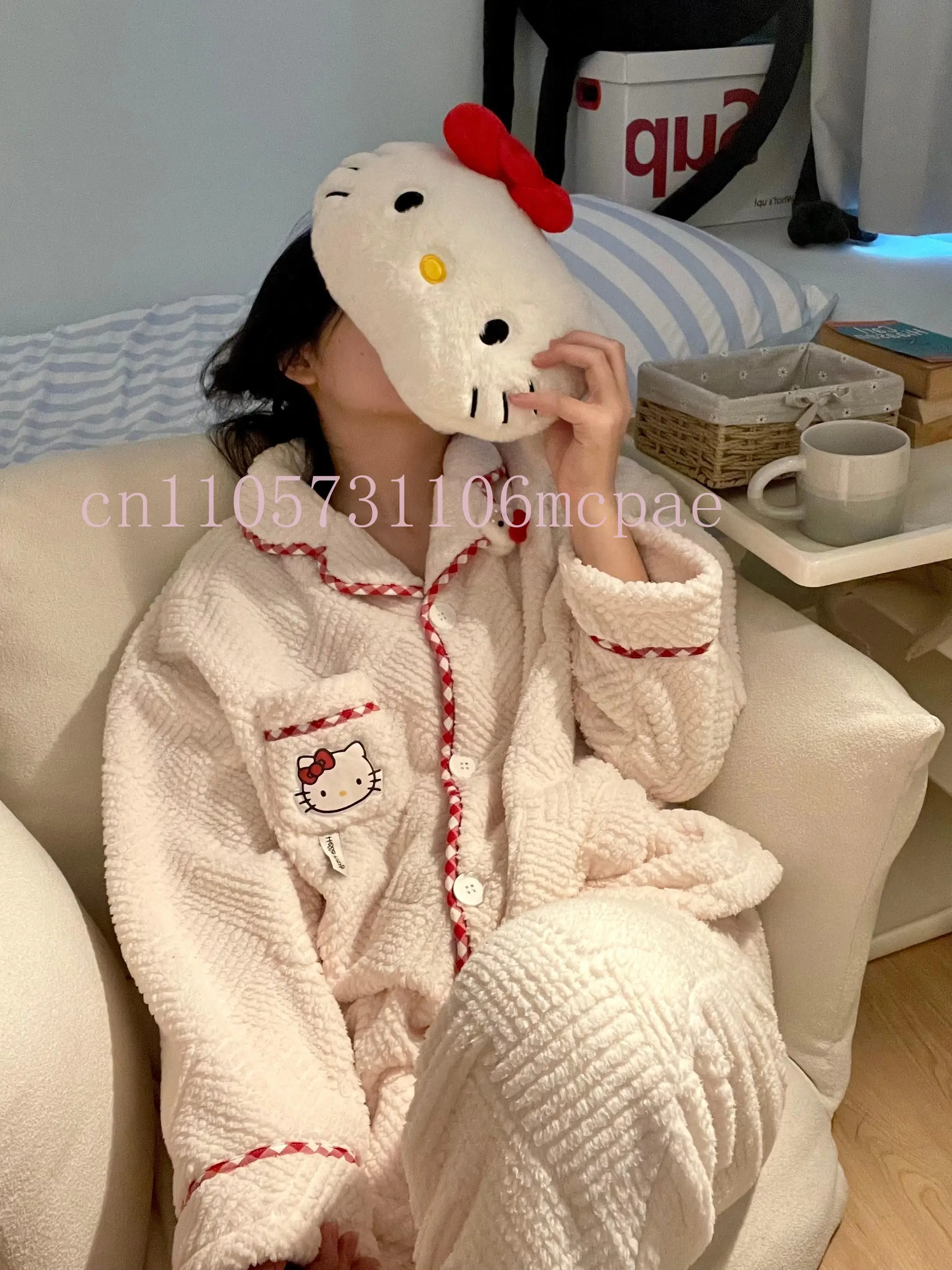 

Женский зимний жаккардовый флисовый пижамный комплект MINISO Hello Kitty 2025, плюшевая термоуютная одежда для сна и домашняя одежда для дома, мягкая теплая одежда