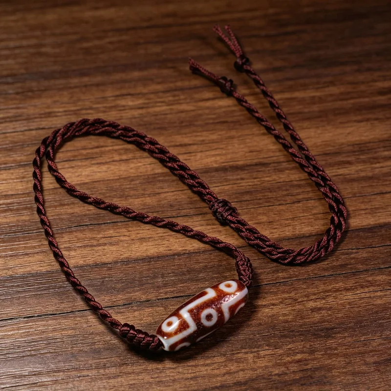 Tibetan Temple Natural Agate Old Dragon Scale Nine-Eyed Dzi Bead Necklace Clavicle Chain, approximately 40x15mm