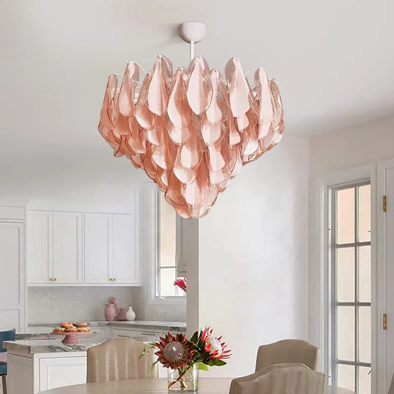 Vintage-inspired glass pendant chandelier design