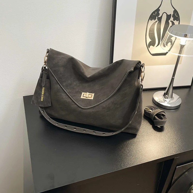 Elegante Casual Damen-Umhängetasche Vielseitige Schultertasche im Retro-Stil Pendler-Tragetasche Weiches PU-Material Mittlere Größe – Detail 21