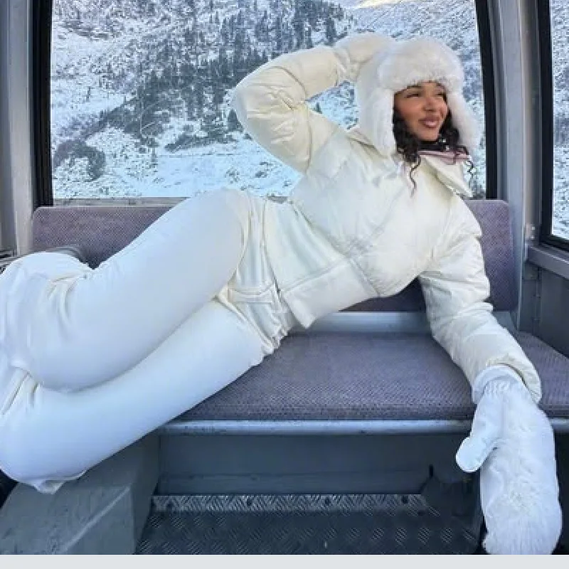 

2025 Новое зимнее толстое спортивное облегающее хлопковое пальто женское изысканное двухслойное пальто модная уличная теплая верхняя одежда с высоким воротом