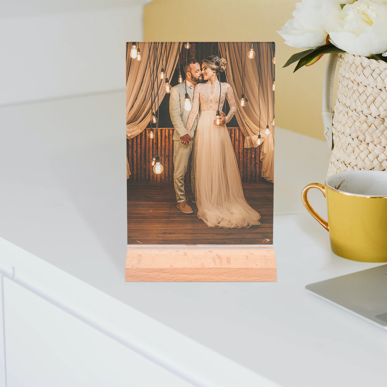 

Sturdy Acrylic Sign Holder Tabletop Display Rack For Menus Price Tags Business Cards Restaurant Office Use Dust Resistant