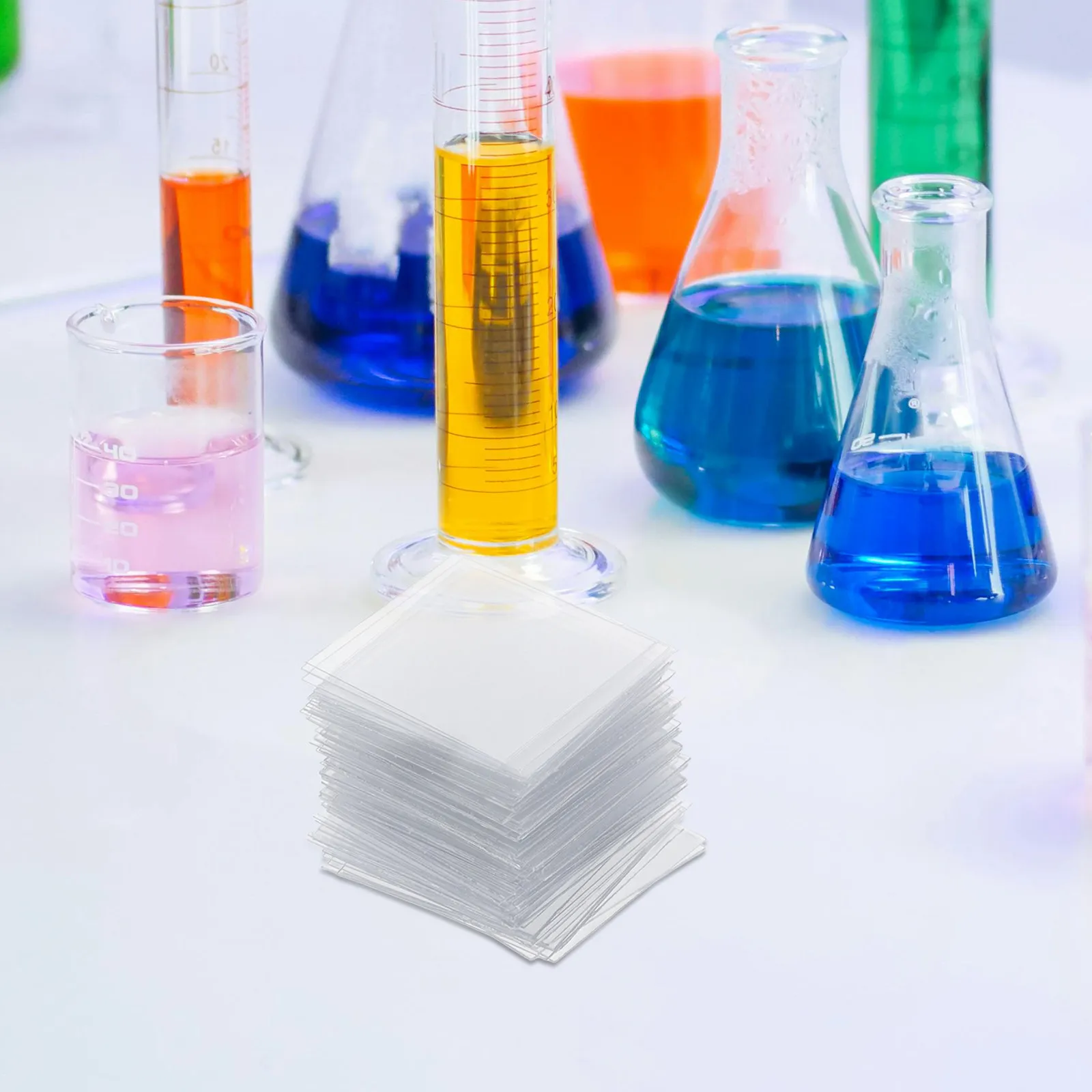 

100 шт. одноразовых предметных стекол для микроскопа, прозрачные пластиковые, предварительно очищенные, для оптических исследований, лабораторных тестов на мочу, научных исследований