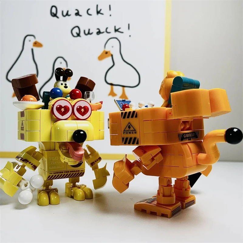 Garfield robot building blocks driving mecha assembly model desktop ornaments animation children's toys Valentine's Day gift