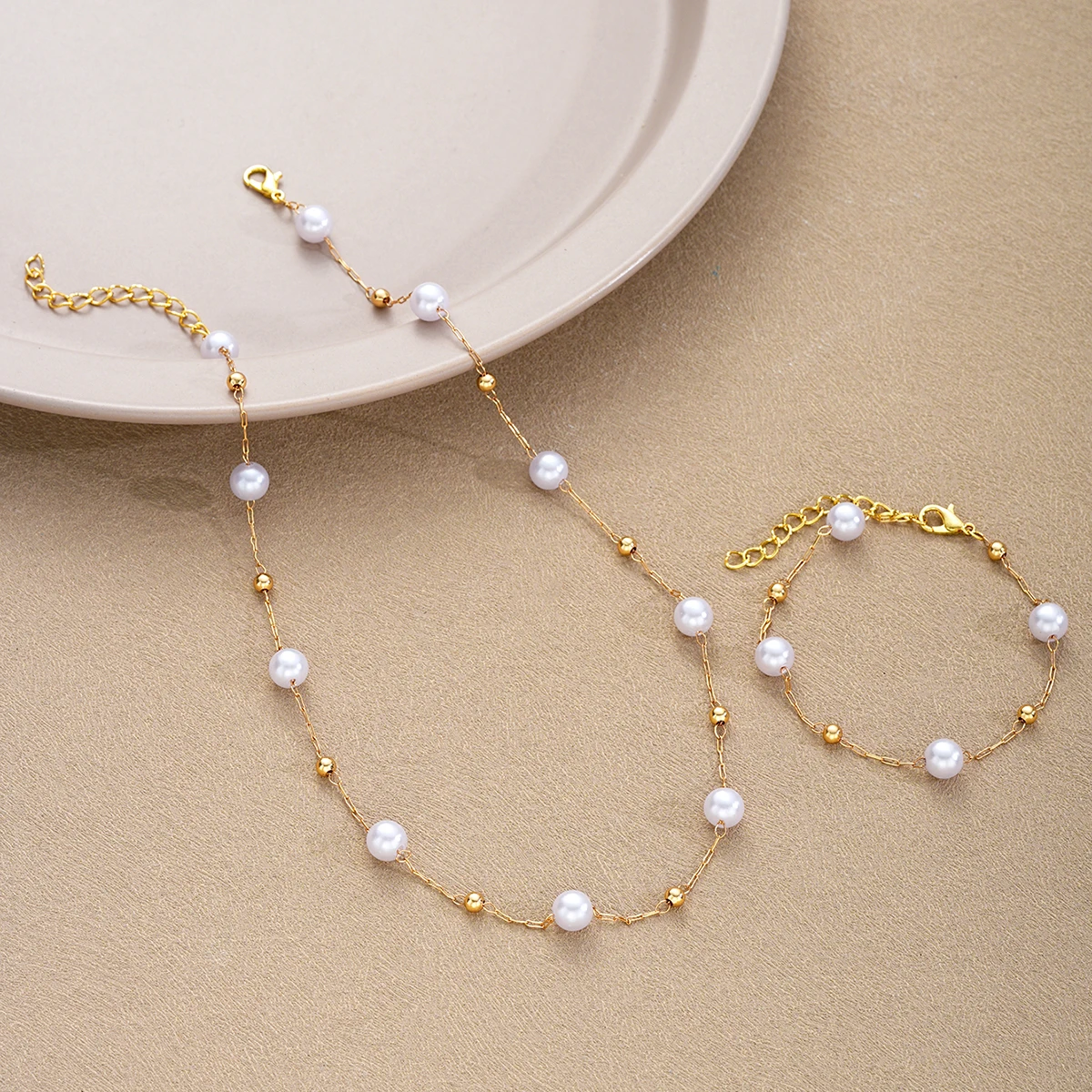 2 Pcs Exquisite Gold Color Bohemian Jewelry Set for Women Fashion Pearl Cross Pendant Necklace Bracelet Set Casual Jewelry Gifts