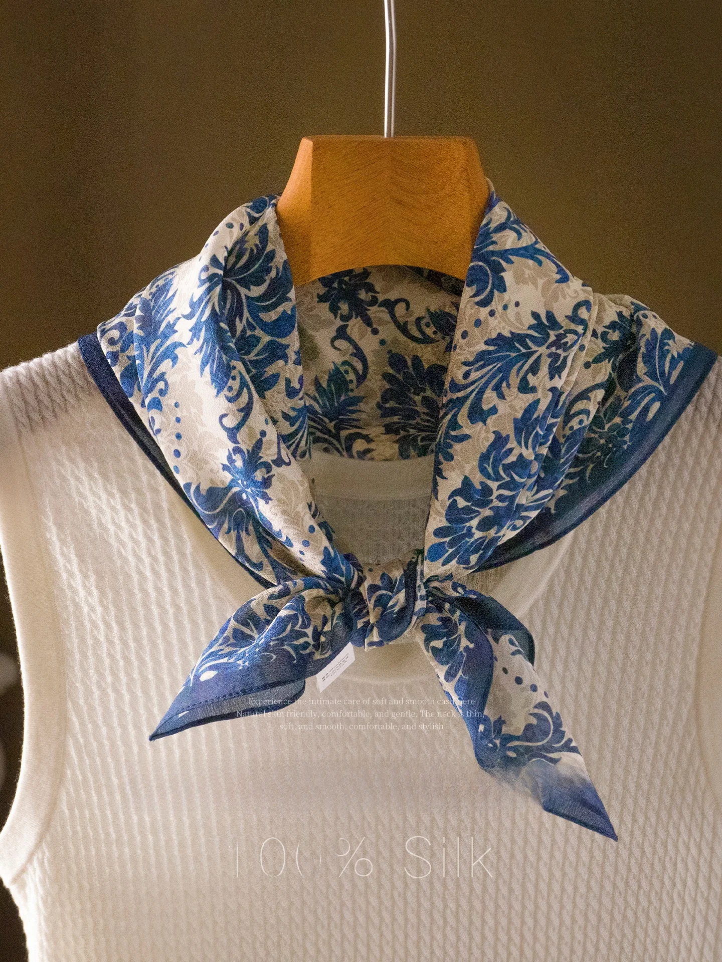 ブルーシルクスカーフ女性の新しい2026春小さな正方形ネクタイ高級軽量首保護薄い夏シルクシフォンショール