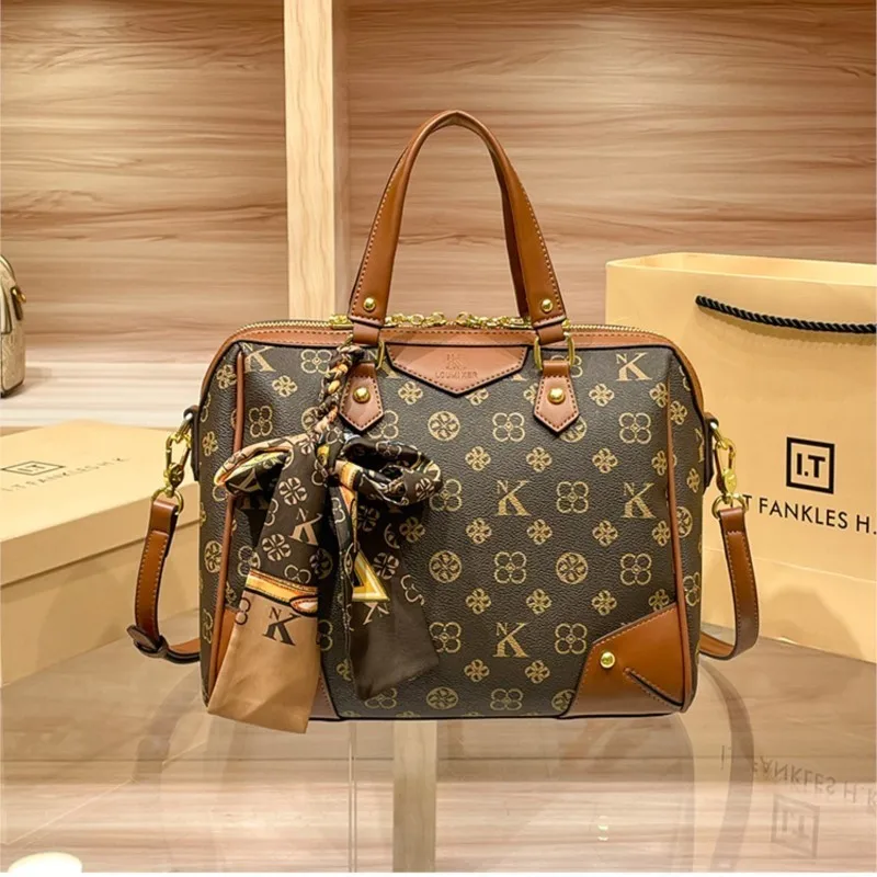 

Brand Bag Women's 2025 New Large Capacity Shoulder Pillow Bag Handheld Crossbody Boston Bag