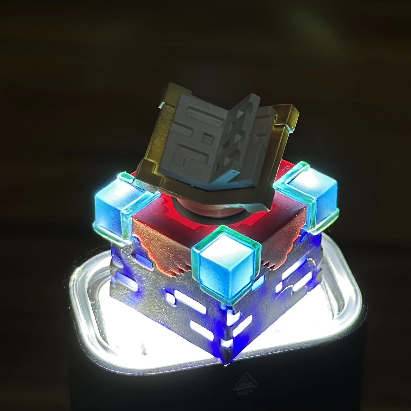 Moje Światło, które Zaczaruje Cię: Klawiatura Mechaniczna z Obrotowymi Nakładkami na Klawisze Przepuszczającymi Światło, Personalizowane Nakładki na Klawisze, Personalizowane ESC