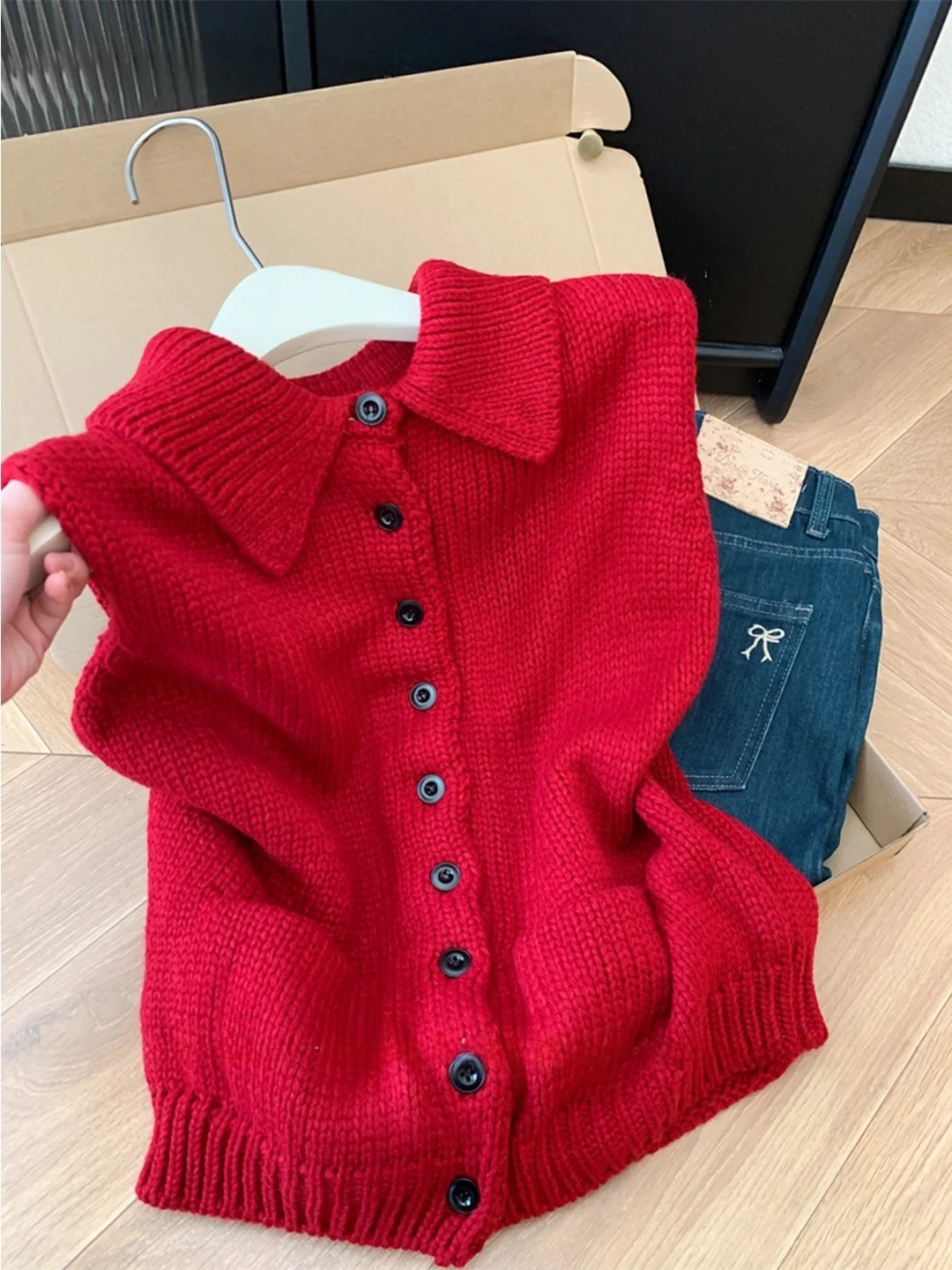 

Корейский утепленный вязаный жилет с воротником, красный, для многослойных образов, новинка, весенняя мода, женский свитер