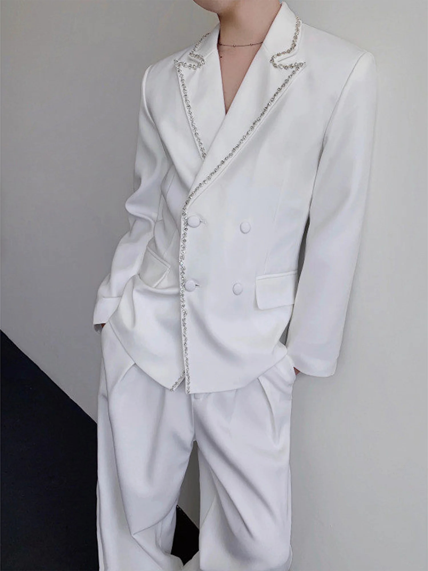 

Мужской костюм с белыми бриллиантами, повседневный модный пиджак из полиэстера с длинными рукавами, стандартный крой, осенняя одежда