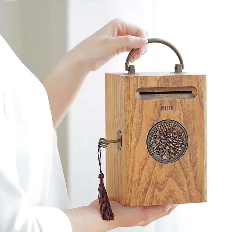 

American Style Solid Wood Thickened Piggy Bank， Large Capacity Durable Built-in lock Money -Saving Box High Quality Money Box