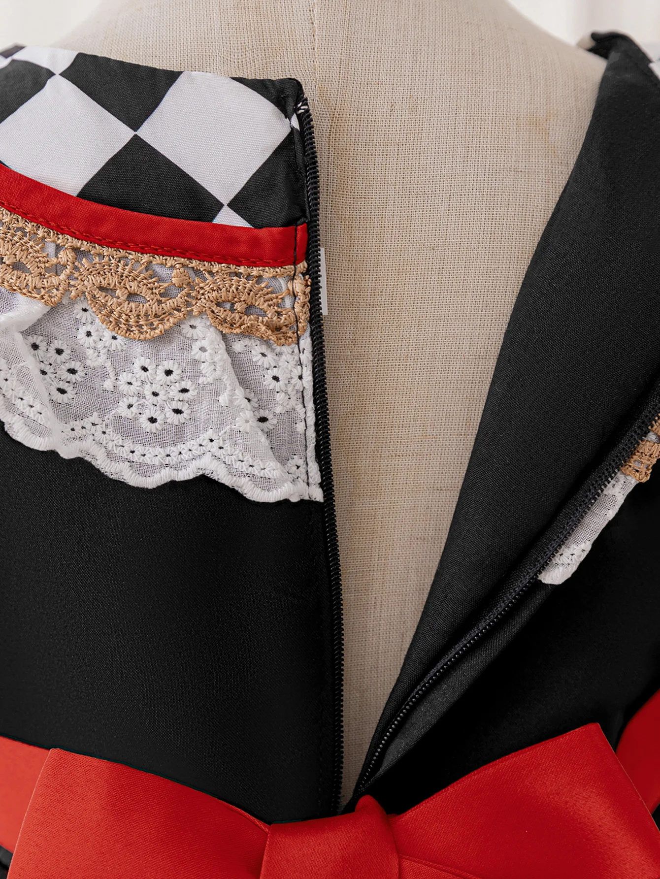 Elegantes Pokerkostüm „Königin der Herzen“ für Mädchen, ideal für Hochzeiten, als Brautjungfernkleid, für Geburtstagsfeiern, als Mädchenkostüm für Weihnachten oder Halloween. – Detail 8