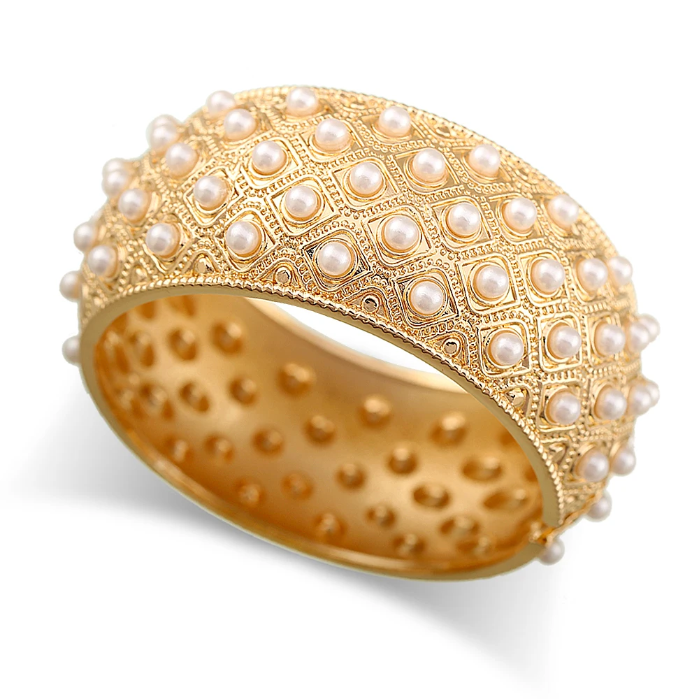 New Fashion Wide Statement Pearls Bangle Golden Bracelets for Women Nice Spring Open Stacked Cuff Bangles Hand Jewelry