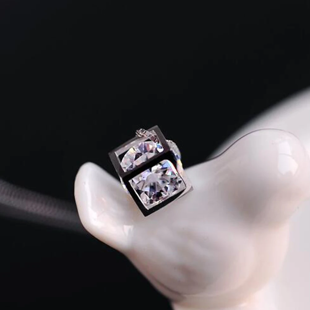 

Geometric Cubes Pendent in White Copper Plated Platinum Contemporary Square Necklace for Women Stylish Daily Wear Jewelry No