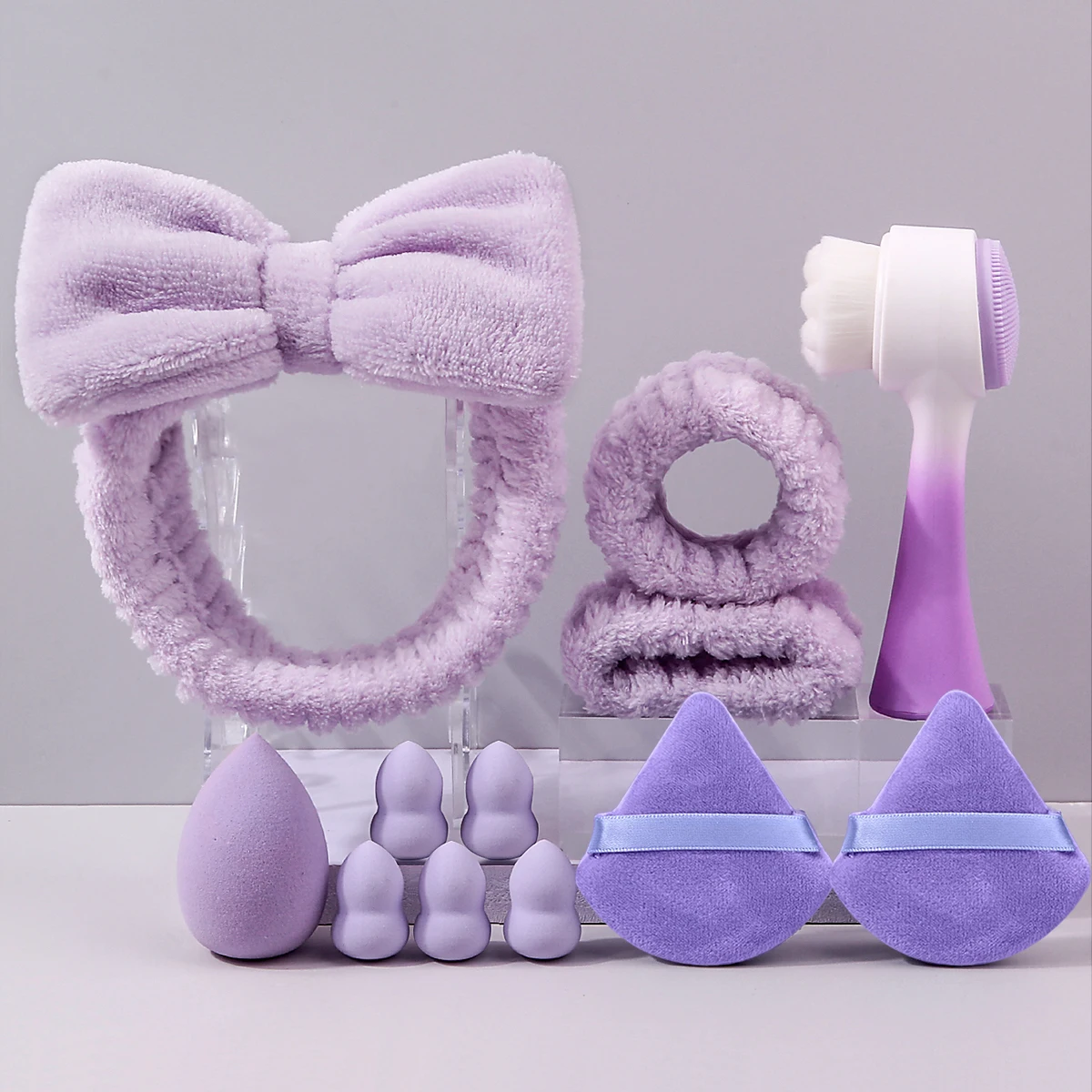 12 قطعة من فرش غسل الوجه الناعمة، واقيات معصم على شكل فيونكة مقاومة للرطوبة وممتصة للماء، إسفنجة مكياج