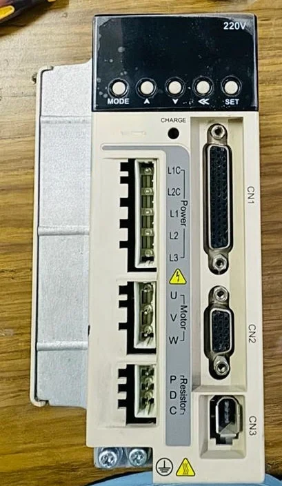 SD600A-T2-1R5E Used in good condition Servo driver