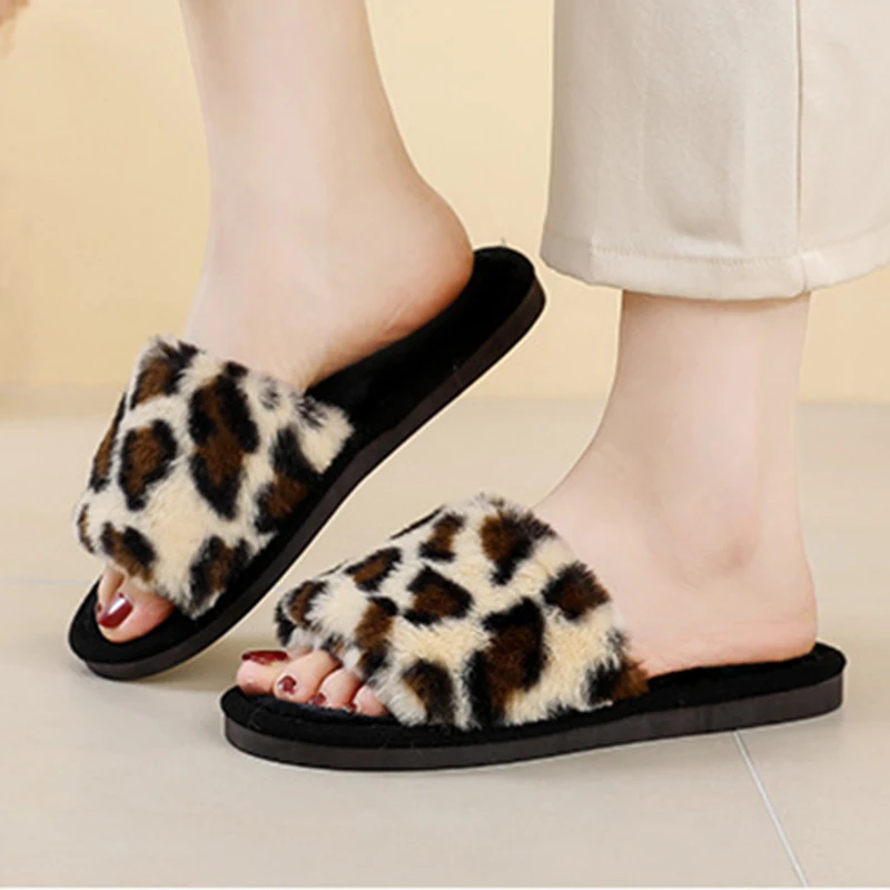 Fashion Leopard Plush Flat Heel Slippers Women Lightweight Comfort Non-slip Cotton Slides Indoor Outdoor Open-toe Warm Slippers