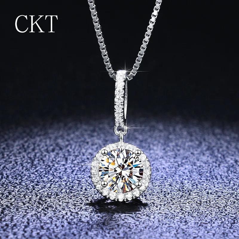 

Real Platinum Pendants 1 Carat Moissanite Diamond Necklace for Women Classic Round Bag Snow Clavicle Chain Wedding Jewelry Gift