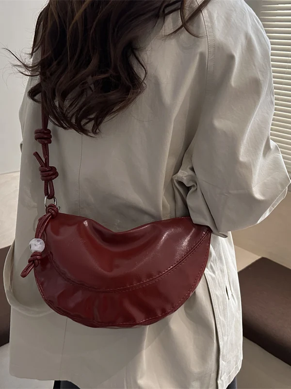 Fashionable Casual Women's Shoulder Bag Commuter French Bread Bag Underarm Bag Polyester  Zipper Closure Medium Hardness