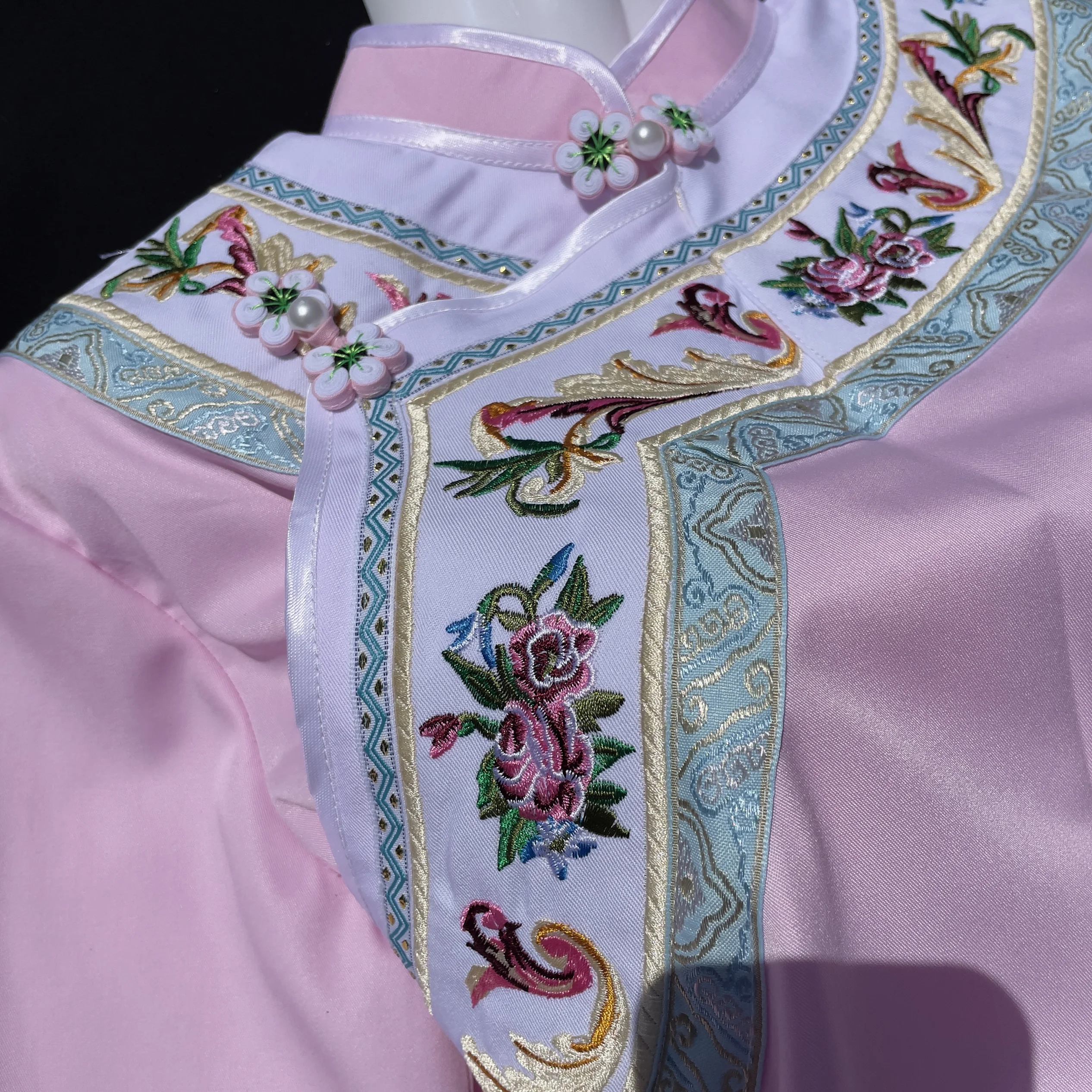 Abbigliamento minoranza Abbigliamento Buyi ricamo rosa vestiti donna