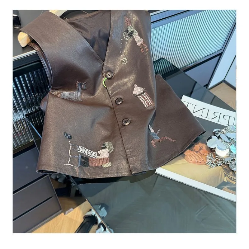 Jesienna moda, luźna i wyszczuplająca kamizelka, europejski styl retro, bogato haftowana kurtka z ekoskóry, kamizelka modna.