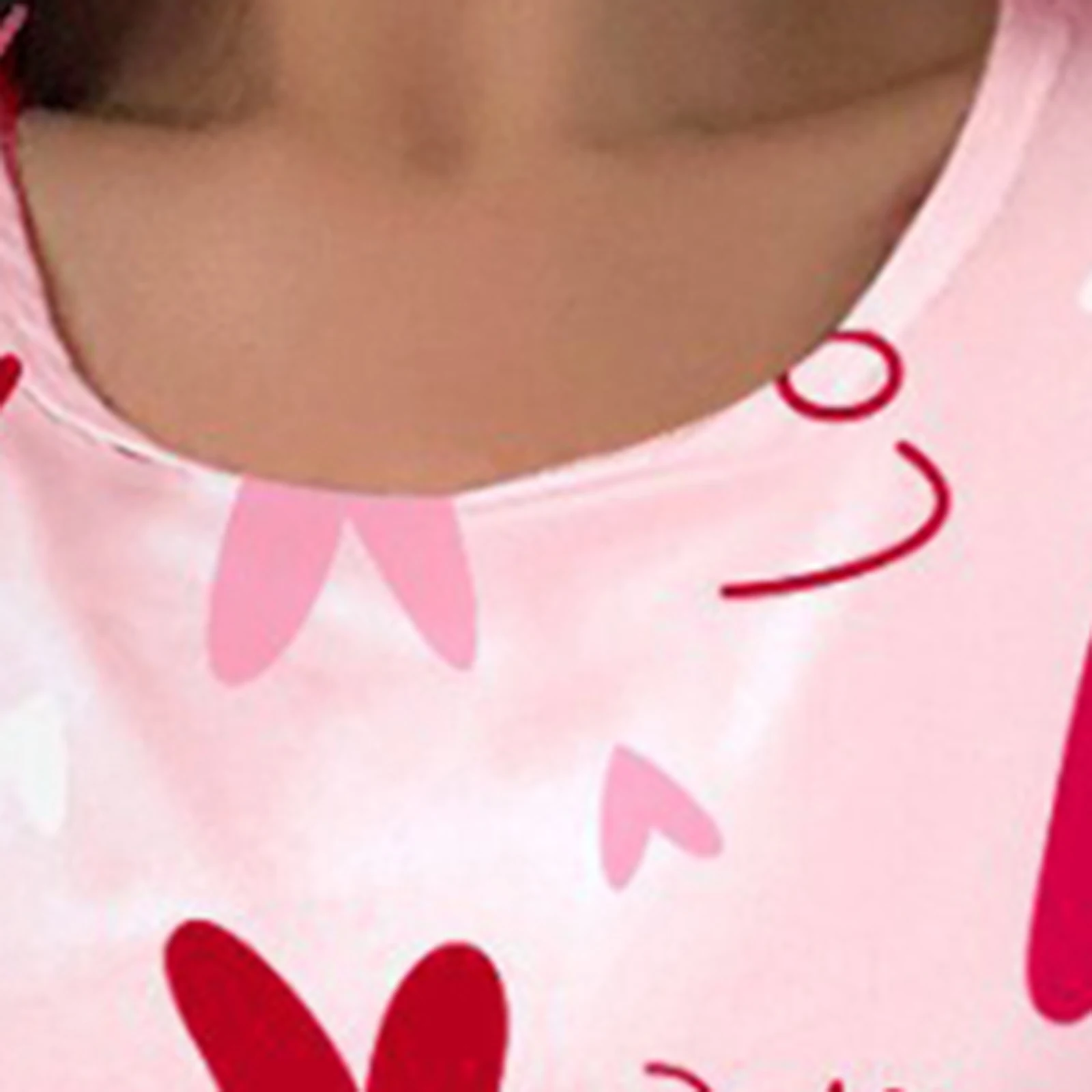 

Women Valentine's Day Pajamas Lounge Set Heart Print Short Sleeve Tops and Pants 2 Piece Loungewear Outfits