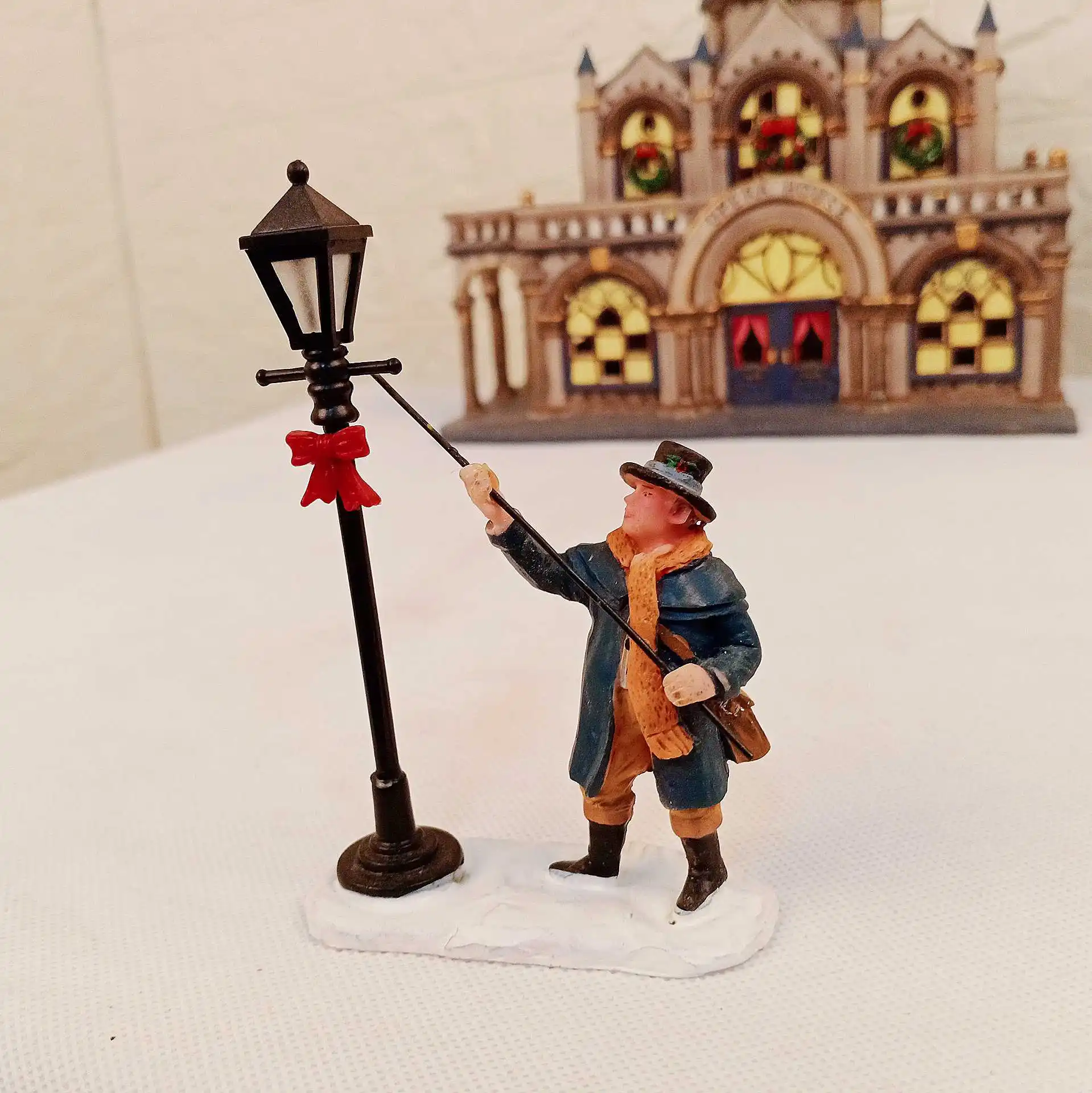 resin figure mental psychological sand table game box court therapy  Streetlight worker