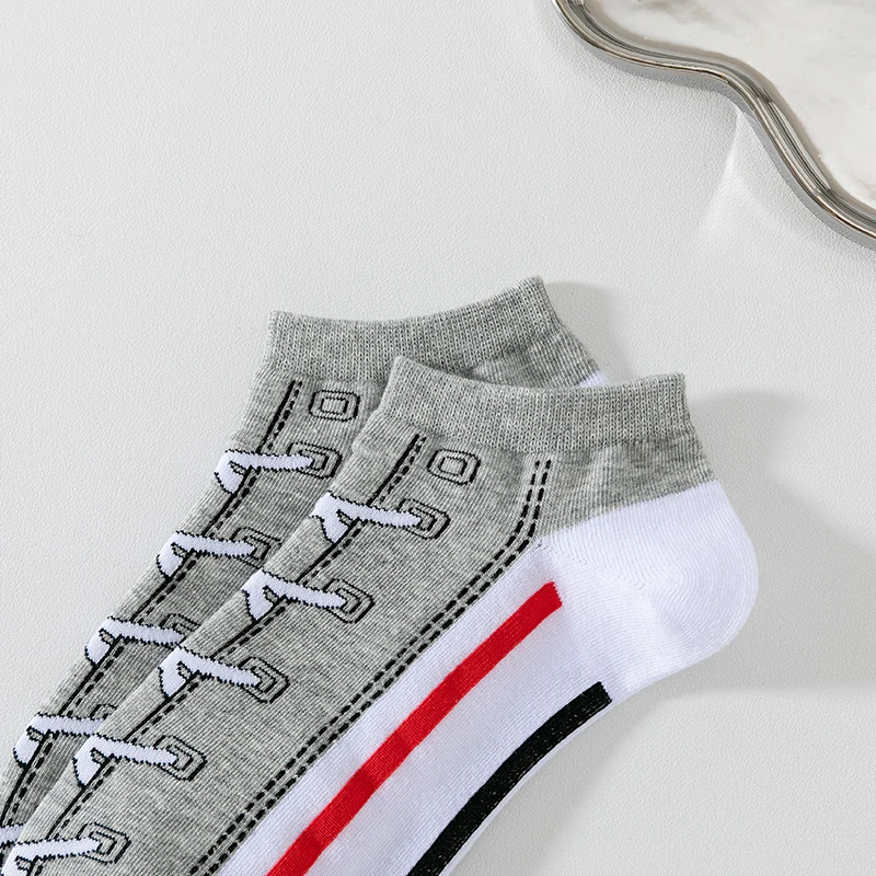 5 pairs of autumn and winter men\'s sports socks, summer casual, sweat wicking, comfortable, breathable and odor proof