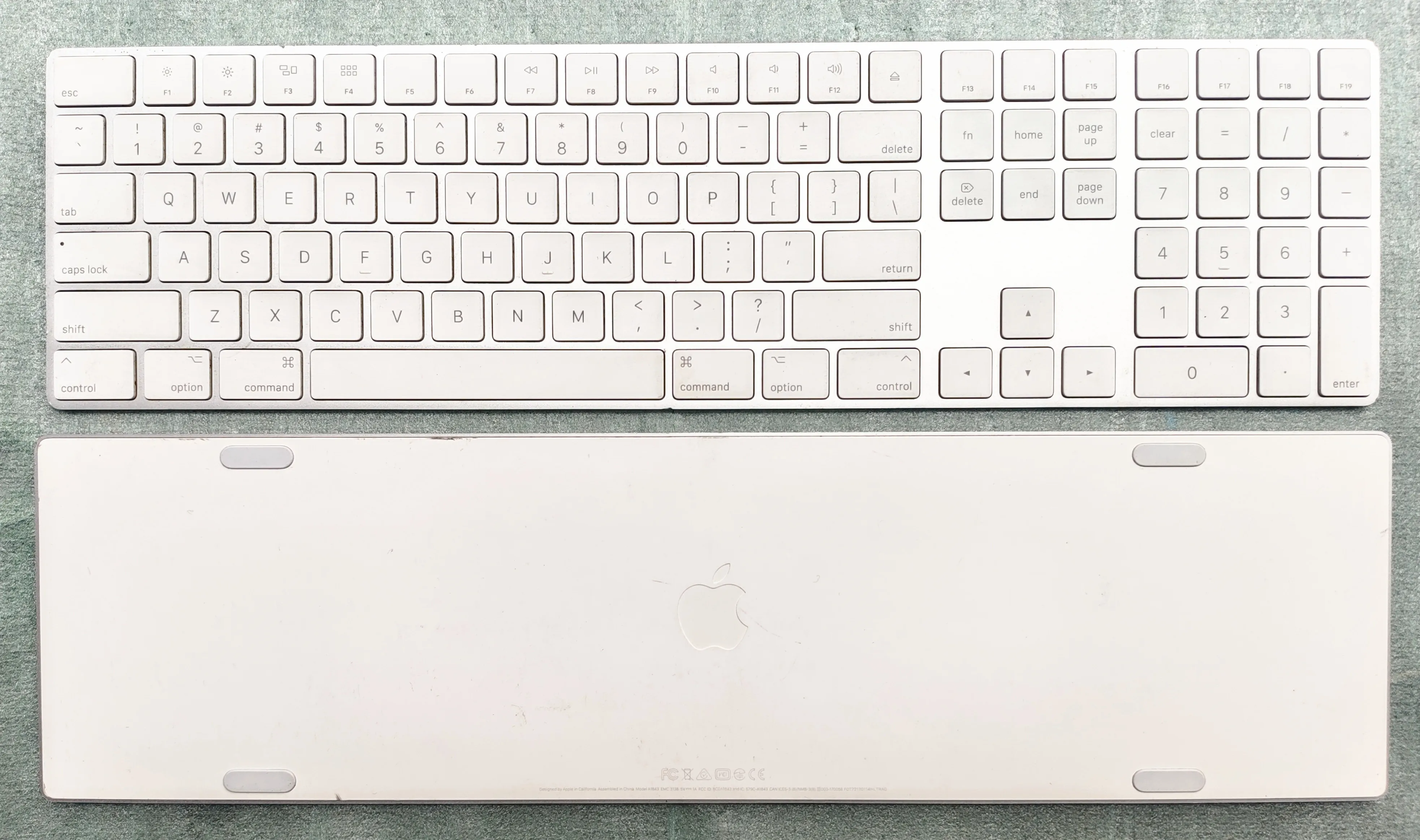 Bluetooth Wireless Keyboard with Numeric Keypad US For Apple original Magic Keyboard 2 A1843 White Rechargeable Long 90% New