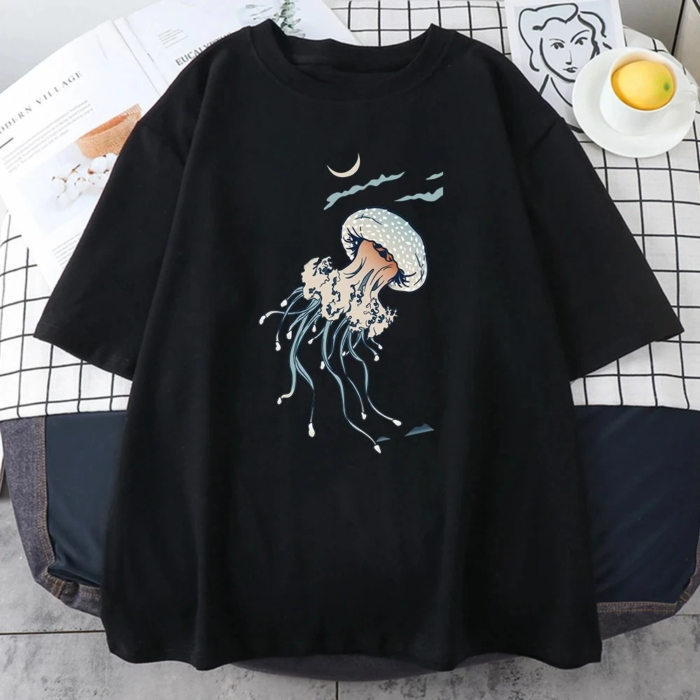 

Swimming Colorful Jellyfish Print Mens Short Sleeve Japanese Harajuku O-Neck Tops All-math Oversize Vintage Man Cotton T-Shirts