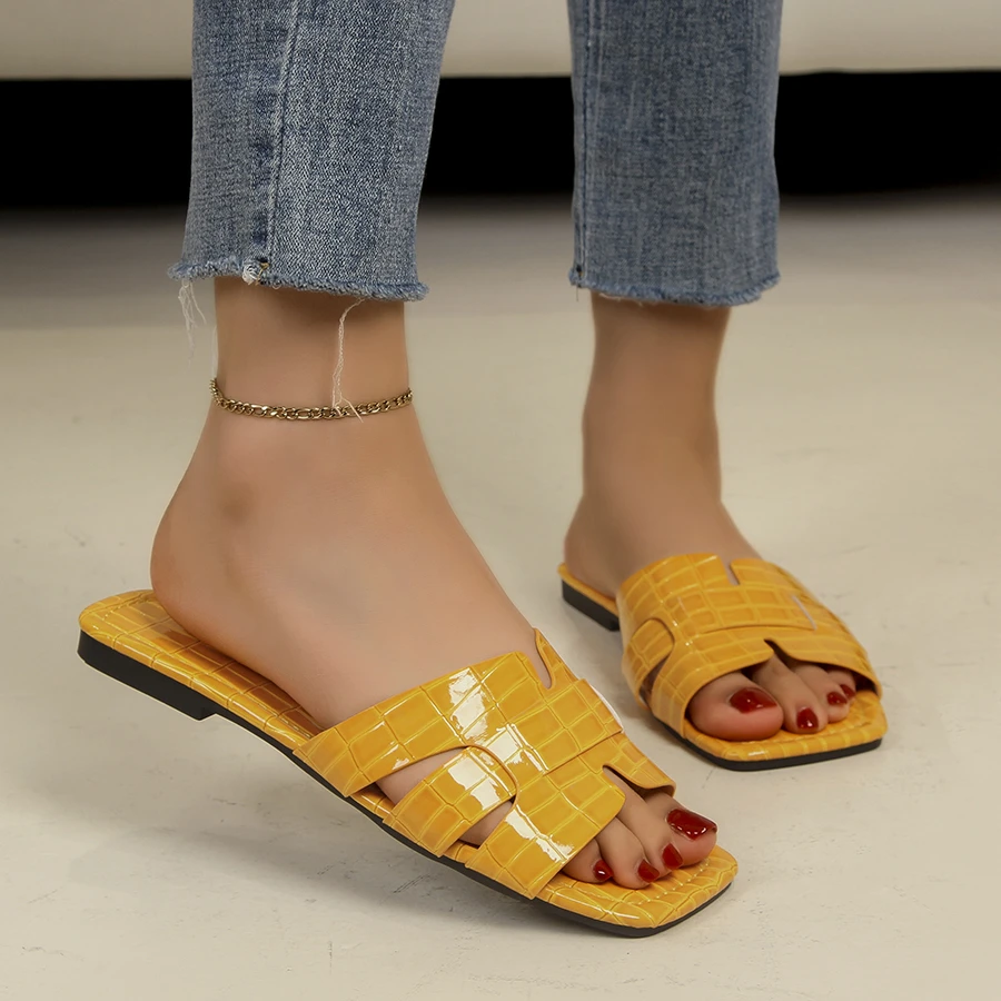 Flat Slippers for Women Outwear Summer New Round Head Open Toe Patent Leather Outdoor Sandals Women Beach Slippers Plus Size 43