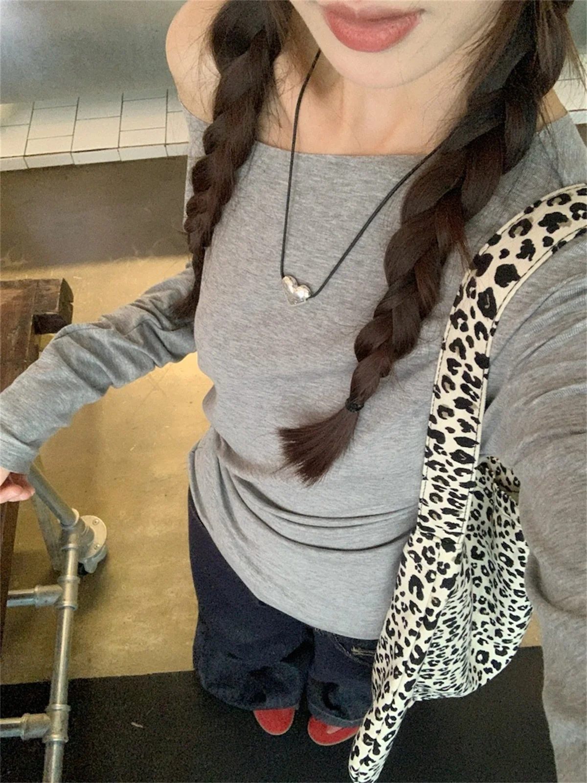 المرأة مثير قبالة الكتف القمم 2025 موضة جديدة في Y2k الساخن فتاة ضئيلة قمصان طويلة الأكمام الصلبة الخريف الربيع شيك تي شيرت الشارع الشهير #6