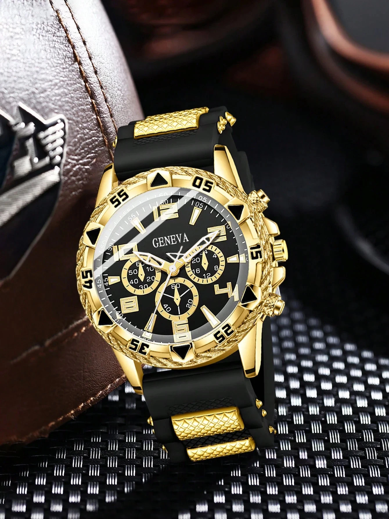 طقم ساعة كوارتز ومجوهرات للرجال مع سوار من السيليكون وقلادة وخاتم وصندوق هدايا للعطلات غير متضمن