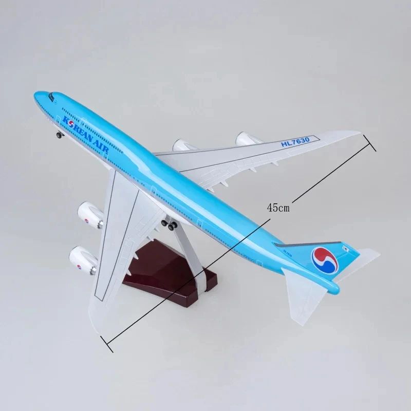 New 1/160 Airplane Korean Air 747 B747-8 Airline Civil Airliner Model LED Light Landing Gear 47CM Plane Model Gifts Display