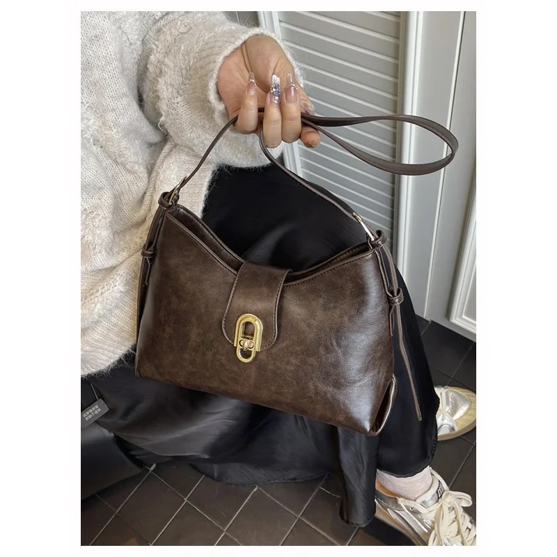 luxury-handcrafted-designer-diaper-bag-for-women-fashionable-leather-tote-large-capacity-elegant-crossbody-shoulder-bag
