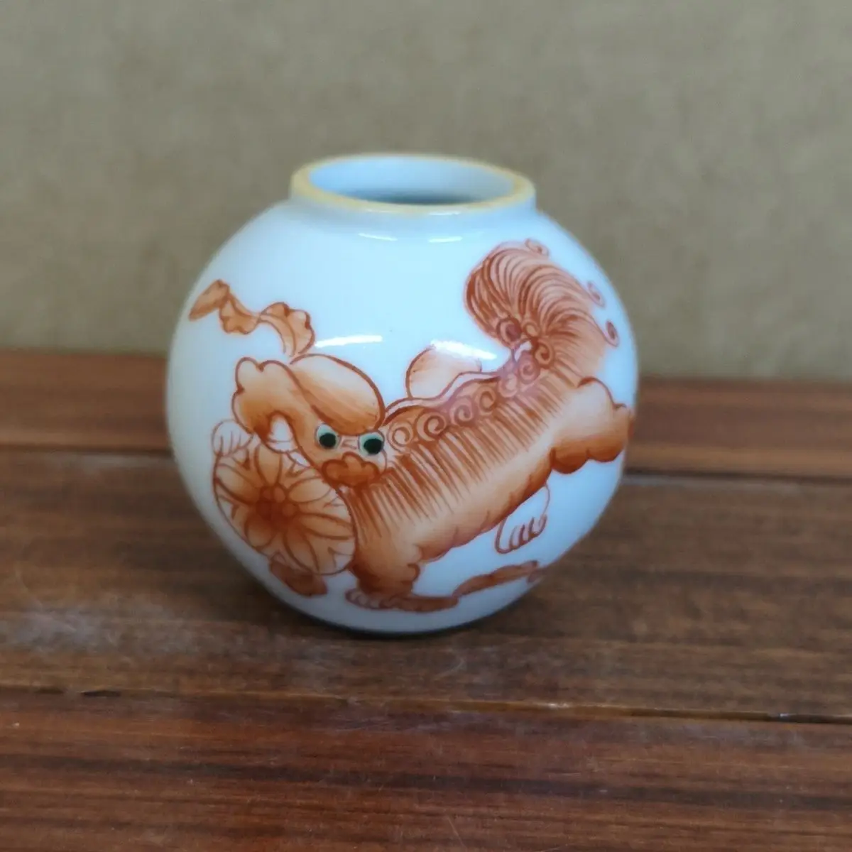 Old Collection Taishi Shaobao Lion Water Pot Hand Painted Antique Ceramic Ornament For Study Collection Appreciation