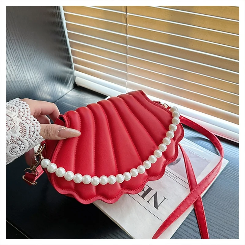 

Fashion Cute Shell Shoulder Bag Minimalist with Pearls Design Crossbody Bag PU Leather Pearl Decorated Handbag for Women Girls