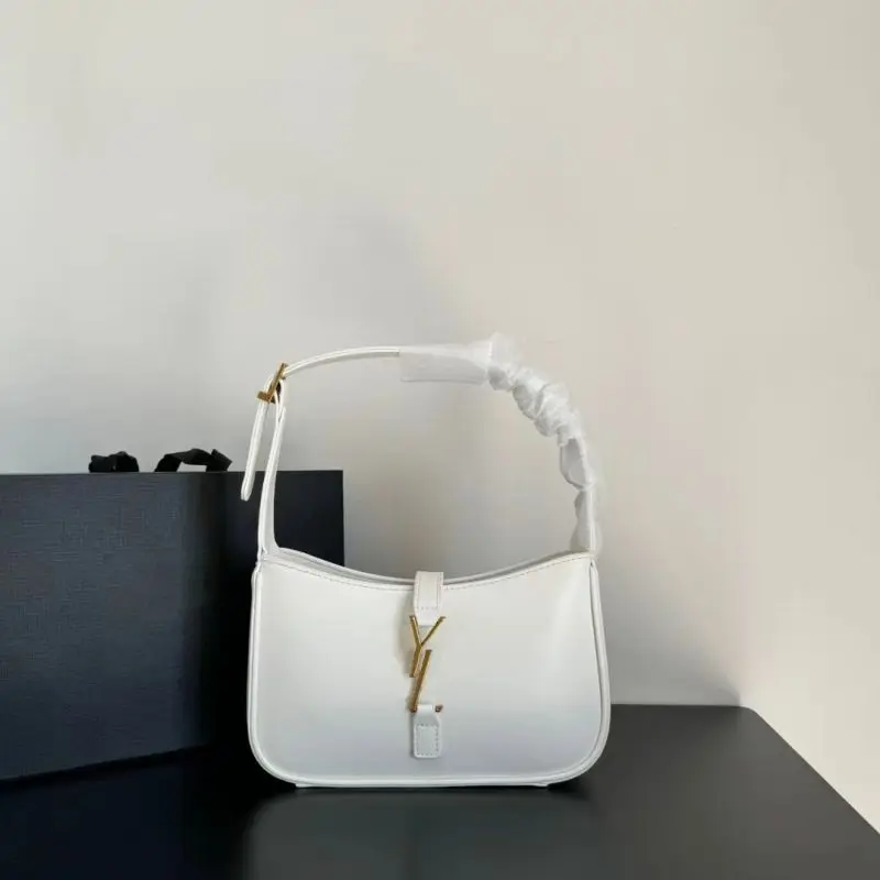 

Famous Design Crossbody Bag Trendy Women's Handbag Luxury Fashion Chain Strap Shoulder Bag Suitable For Party Use