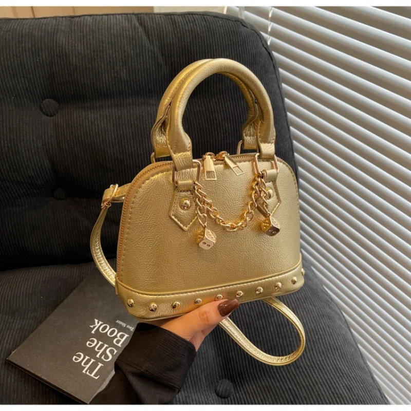 حقيبة كروس مستوحاة من الطراز الكلاسيكي للنساء، محفظة جلدية بسيطة، حقيبة ساعي البريد الراقية، شعار حروف مصمم، ركاب عصري