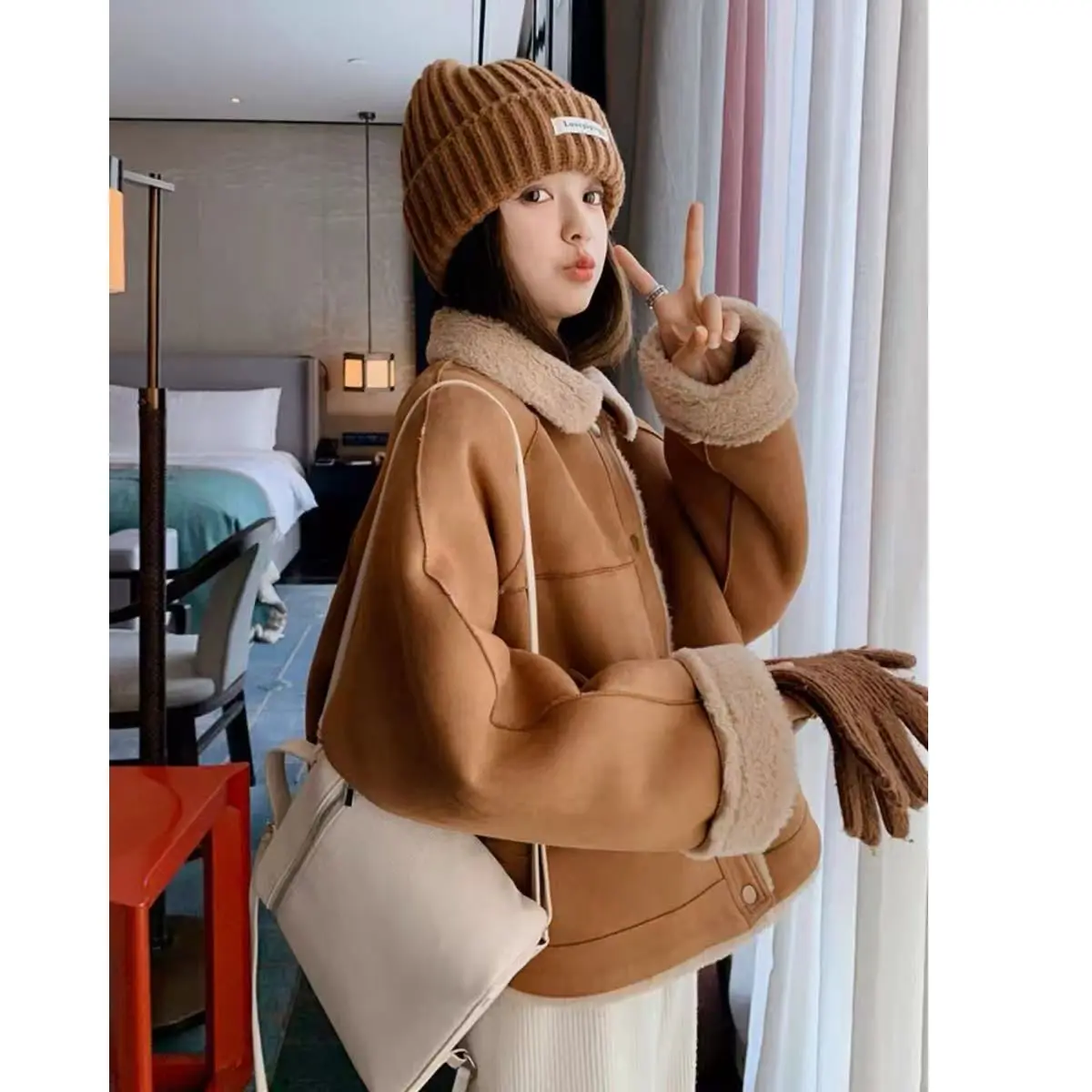 Korean Sle ort Thiened eepskin Leather Jaet Women's Winter Outerwear Loose Fit Suede Coat Pear ape Body pe